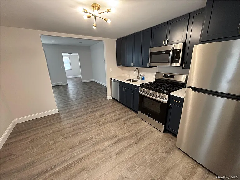 23 Arnold Ave — Photo 4