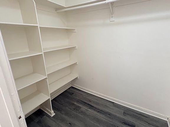 5th image of 12227 Osborne Pl #124