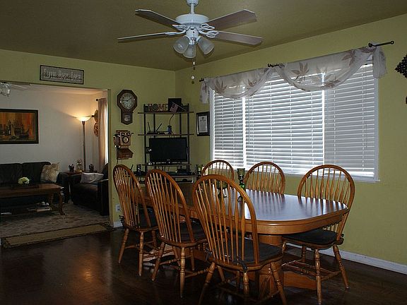 3rd image of 518 Blue St