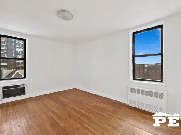 414 Elmwood Avenue image 22 of 26