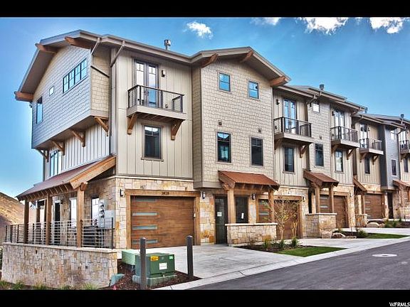 5th image of 3788 Blackstone Dr