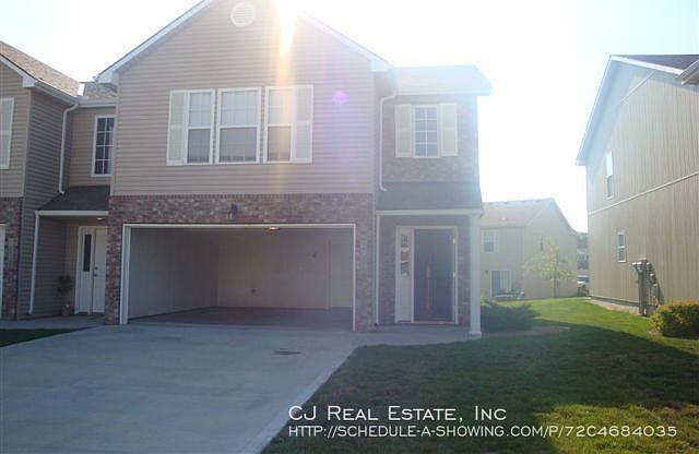 1st image of 1607 NW Garrett Dr
