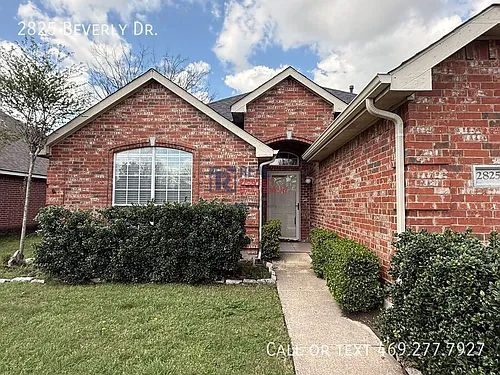 2825 Beverly Dr Photo 1