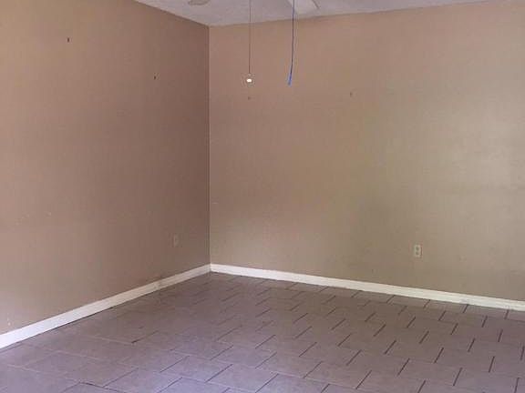 3rd image of 2818 Perkinston Ln