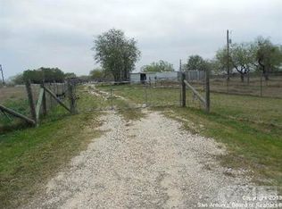 215 Fletcher Ln, Seguin, TX 78155