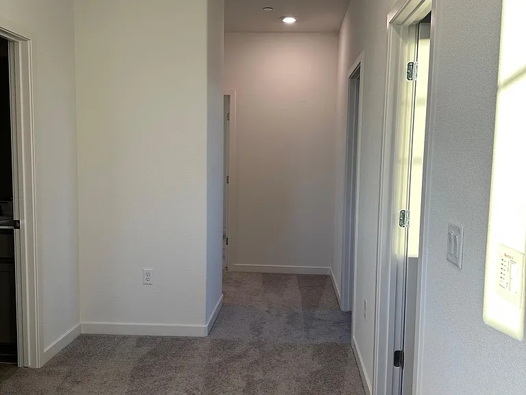 4405 Neptune Cir — Photo 8