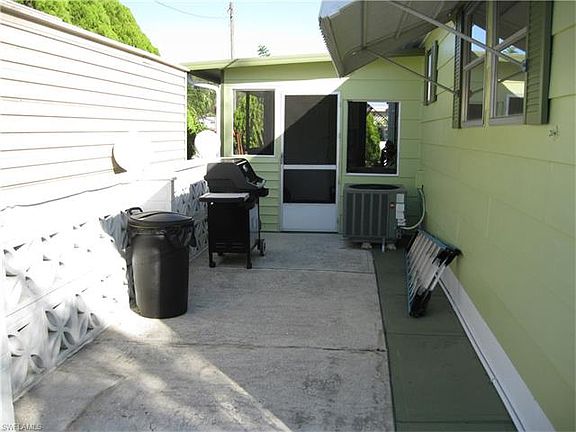 5th image of 15885 Hart Rd