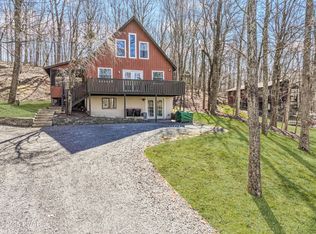 132 S Shore Dr, Milford, PA 18337