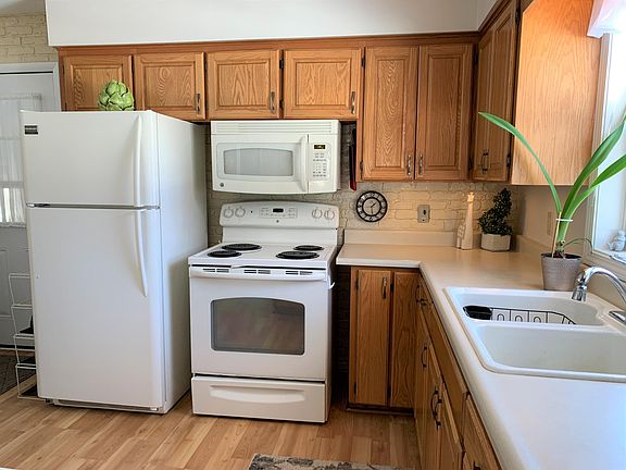 4th image of 12026 Byrnes St