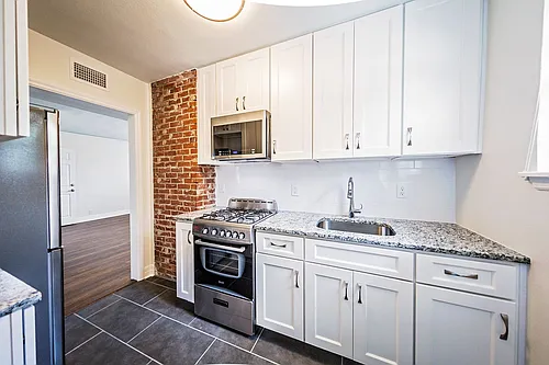 847 Highland Ave Photo 1