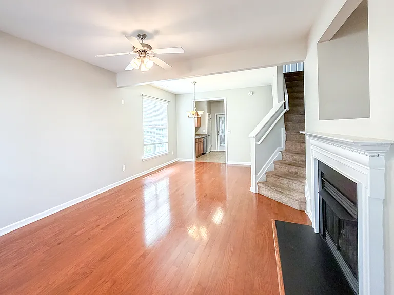 521 Woodson Dr — Photo 6