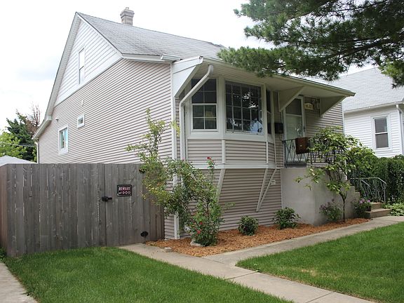 3rd image of 4422 N Merrimac Ave