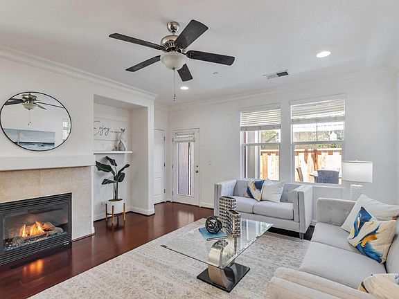 4th image of 8940 Acorn Way