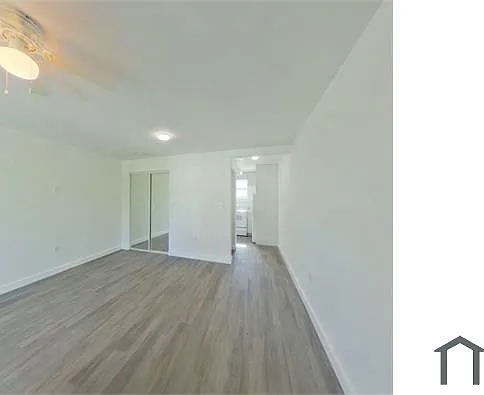 1541 NW 1st Pl #7 — Photo 5