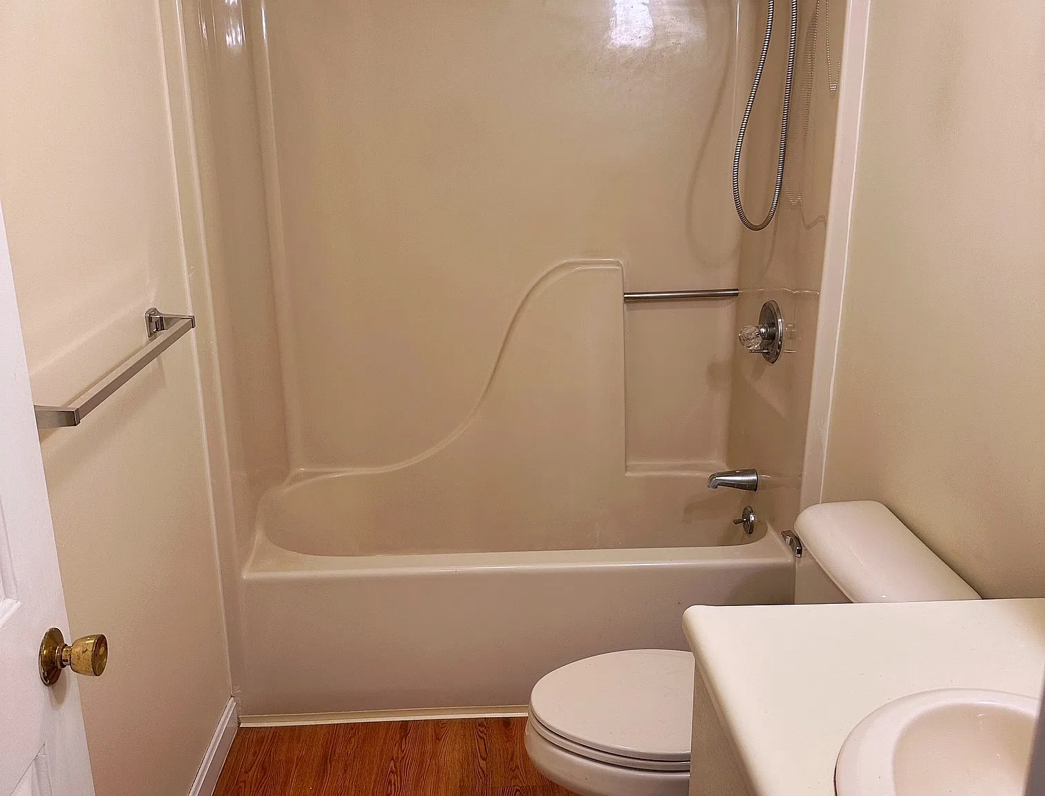 2 bed, 650 sqft, $1,325 — Photo 2