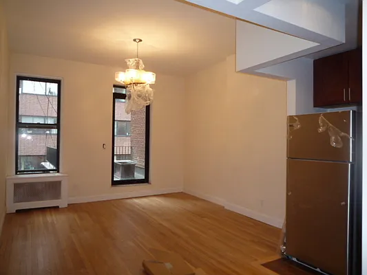 Rented by New Yorker Realty | media 18