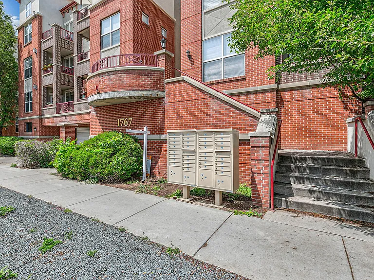 1767 N Pearl St #308 — Photo 2