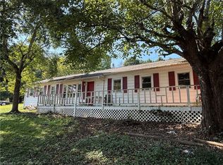 271 Meadowbrook Cir, North Wilkesboro, NC 28651