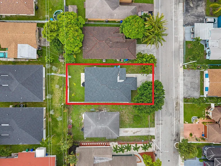 2848 NW 9th Pl — Photo 36