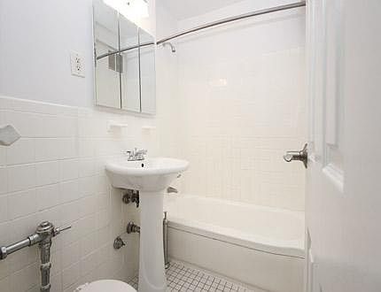 5th image of 9412 224th St #1