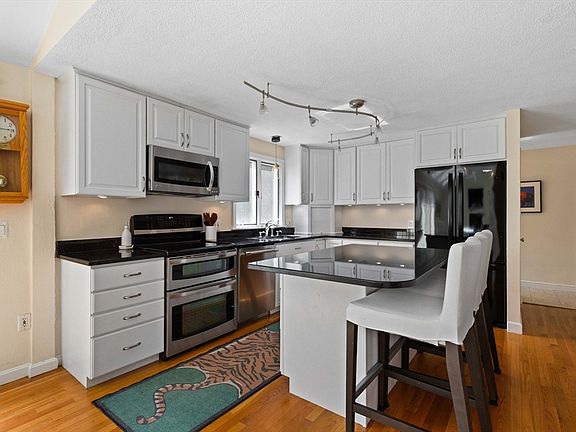 2nd image of 17 Duggan Ln