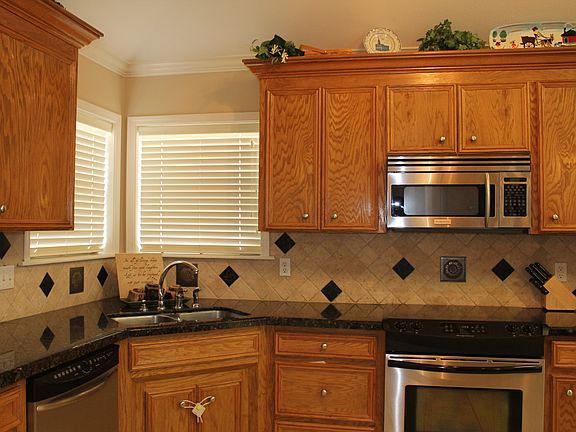 GRANITE & STAINLESS