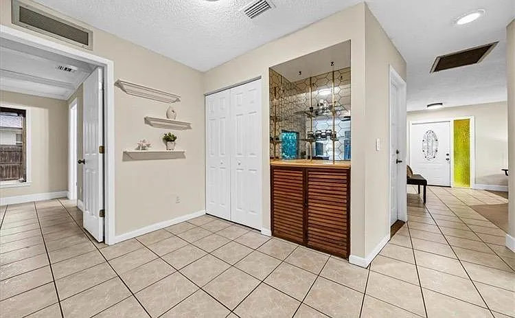 19208 Murcott Dr E — Photo 13