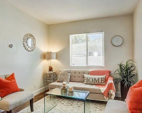 4th image of 4475 Orange Ave