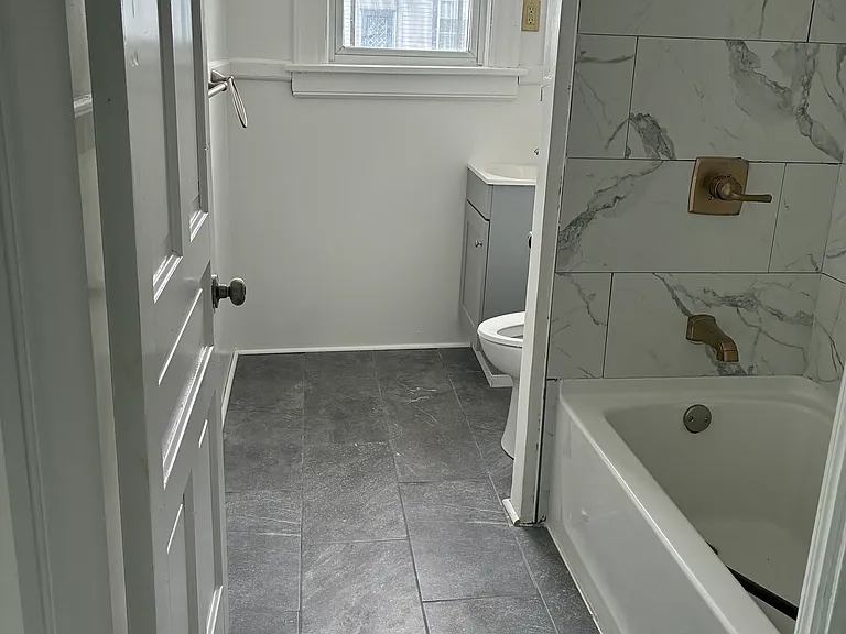 401 Seneca St #1 — Photo 9