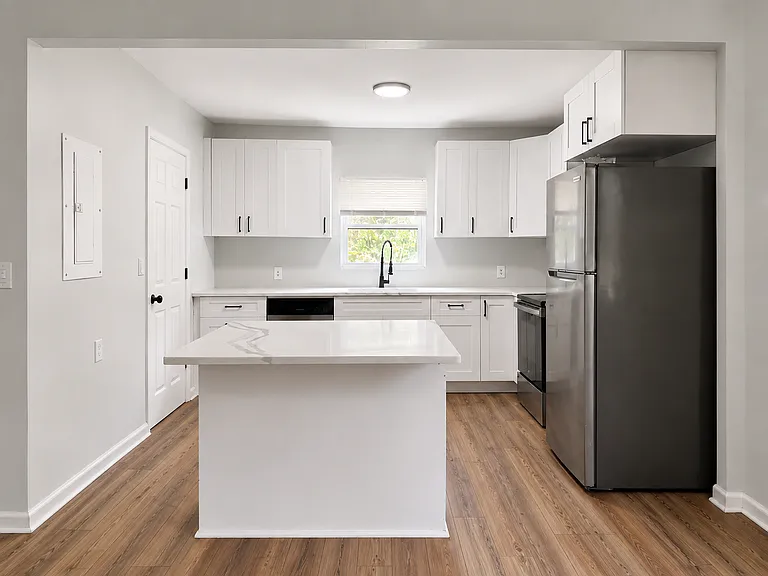 3348 Commonwealth Ave — Photo 10