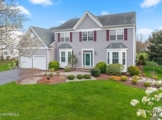 16 Heritage Dr, Allentown, NJ 08501