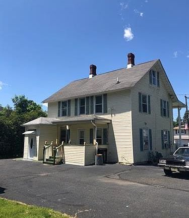 3rd image of 39 Main St