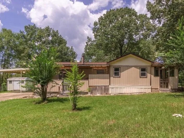 470 Richardson Rd — Photo 2