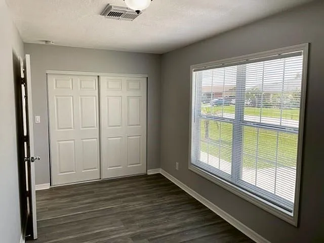 705 Harland Ct — Photo 11