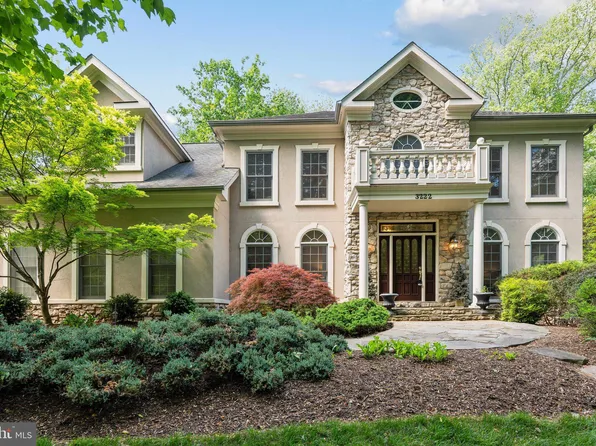 3222 Navy Dr, Herndon, VA 20171