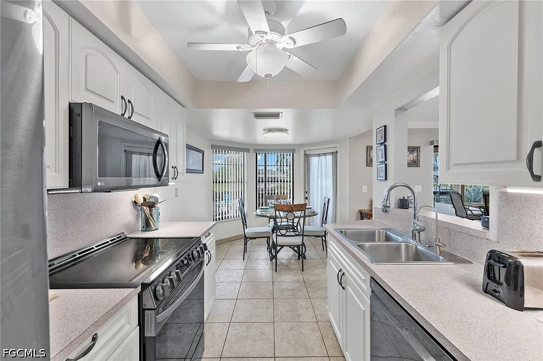 3 bed, 2.0 bath, 1529 sqft, $4,080 — Photo 4