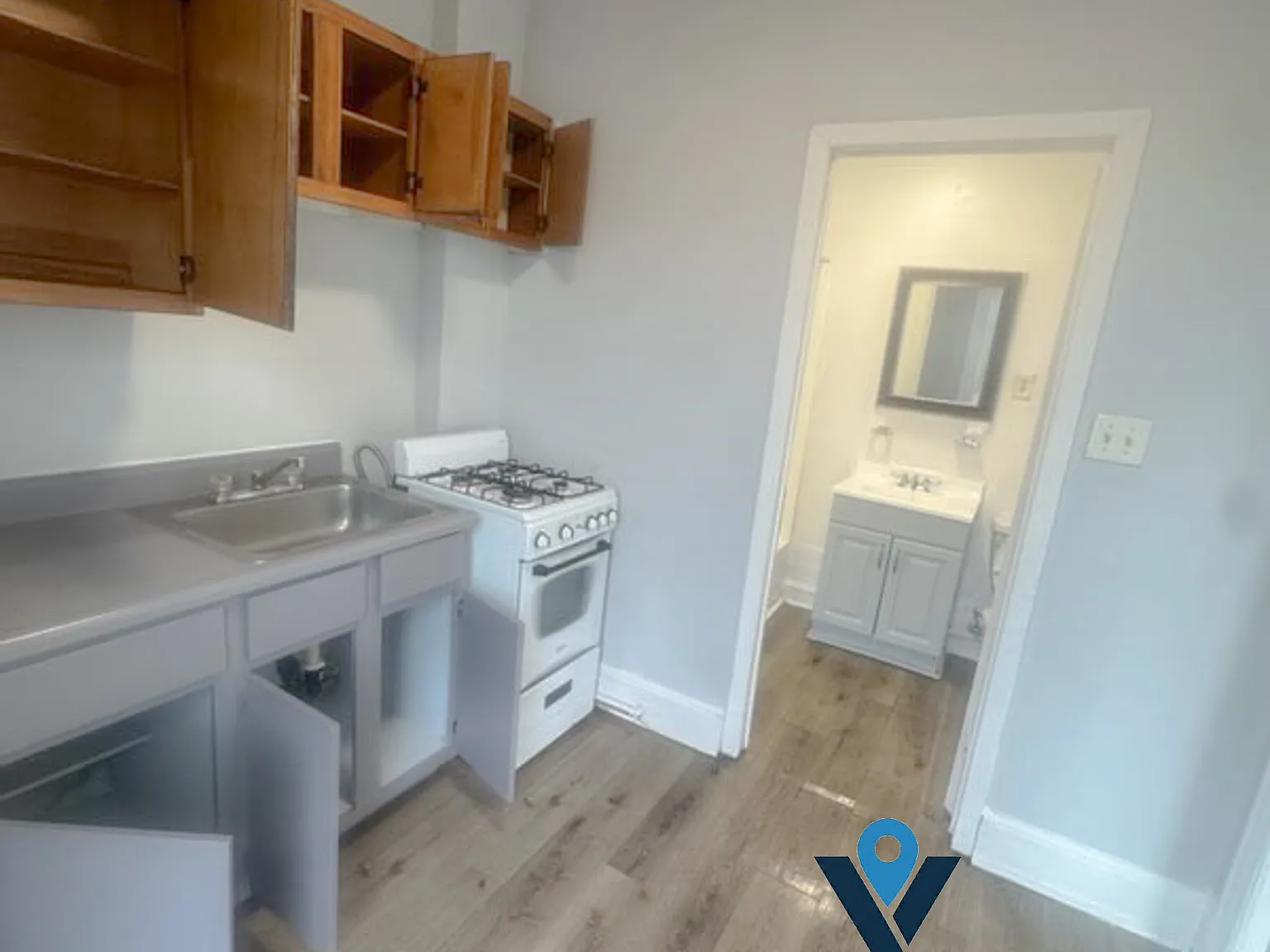 1335 Main #C2 — Photo 2