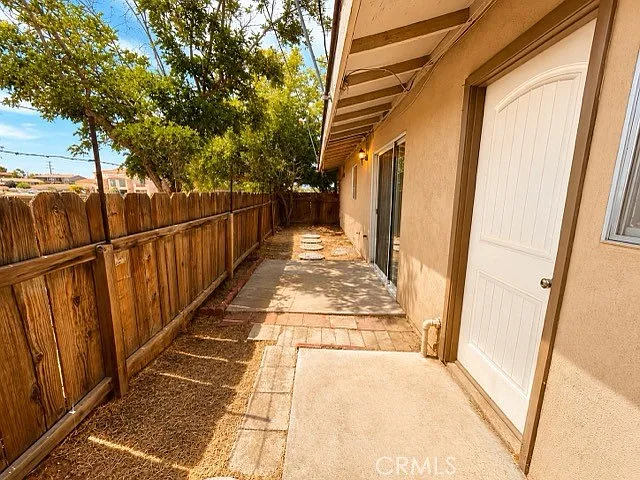 1 bed, 1000 sqft, $1,350 — Photo 4