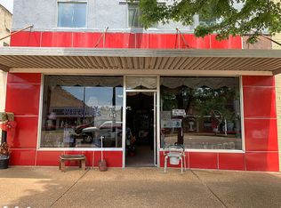 145 W Court Ave, Selmer, TN 38375