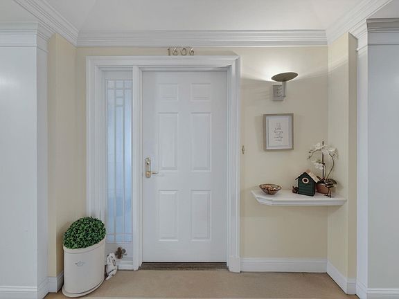 2nd image of 500 Crestwood Dr Unit 1606