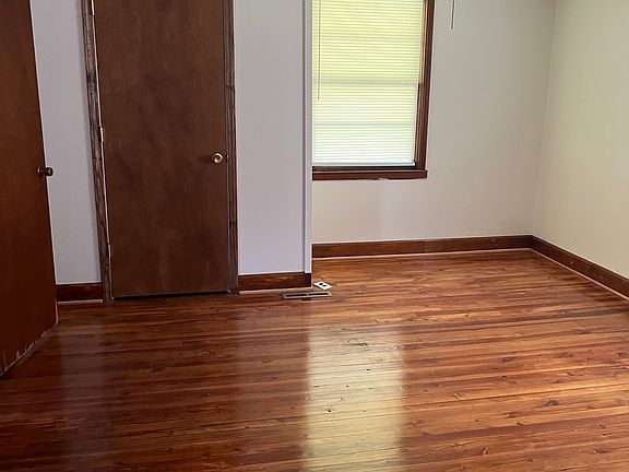 5th image of 488 River St