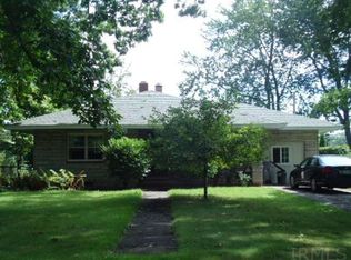 52574 Jackie Ln, South Bend, IN 46637