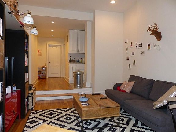 3rd image of 143 W 69th St APT 3G