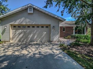 17 Manchester Ct, Madison, WI 53719