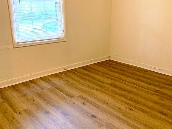 4th image of 49 Shelby St #0