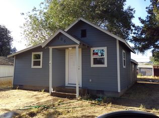 106 W Elizabeth St, Wapato, WA 98951