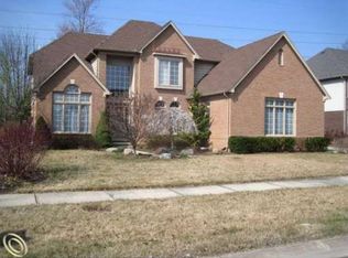 54633 Glen Oaks Dr, Shelby Township, MI 48315
