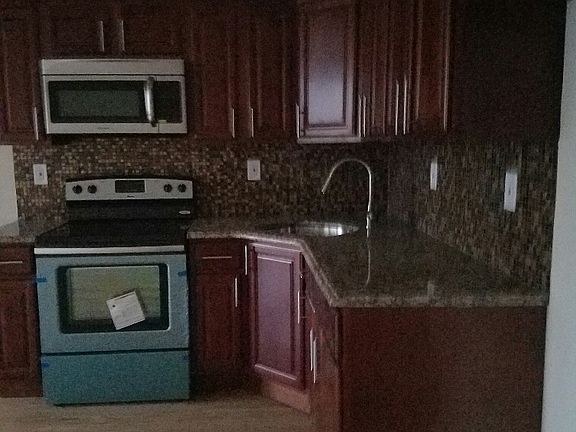 3rd image of 740 E 219th St