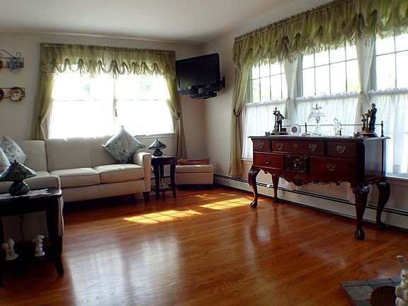 Gleaming Wood Floors