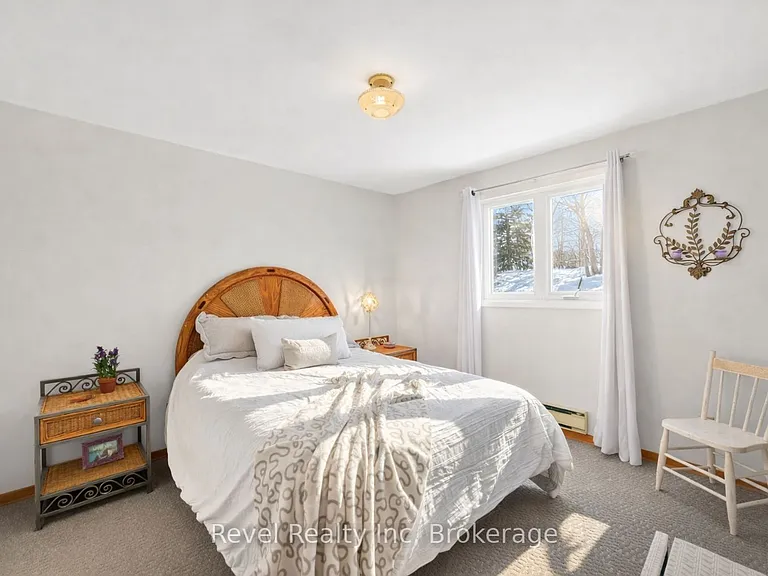 8 Manitou Cres — Photo 12